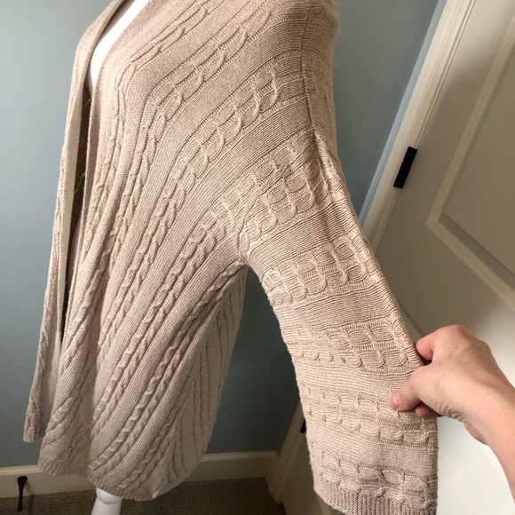 Like New! J. Jill Relaxed Open Front Cable Knit Lightweight Cardigan. Medium - Picture 4 of 9